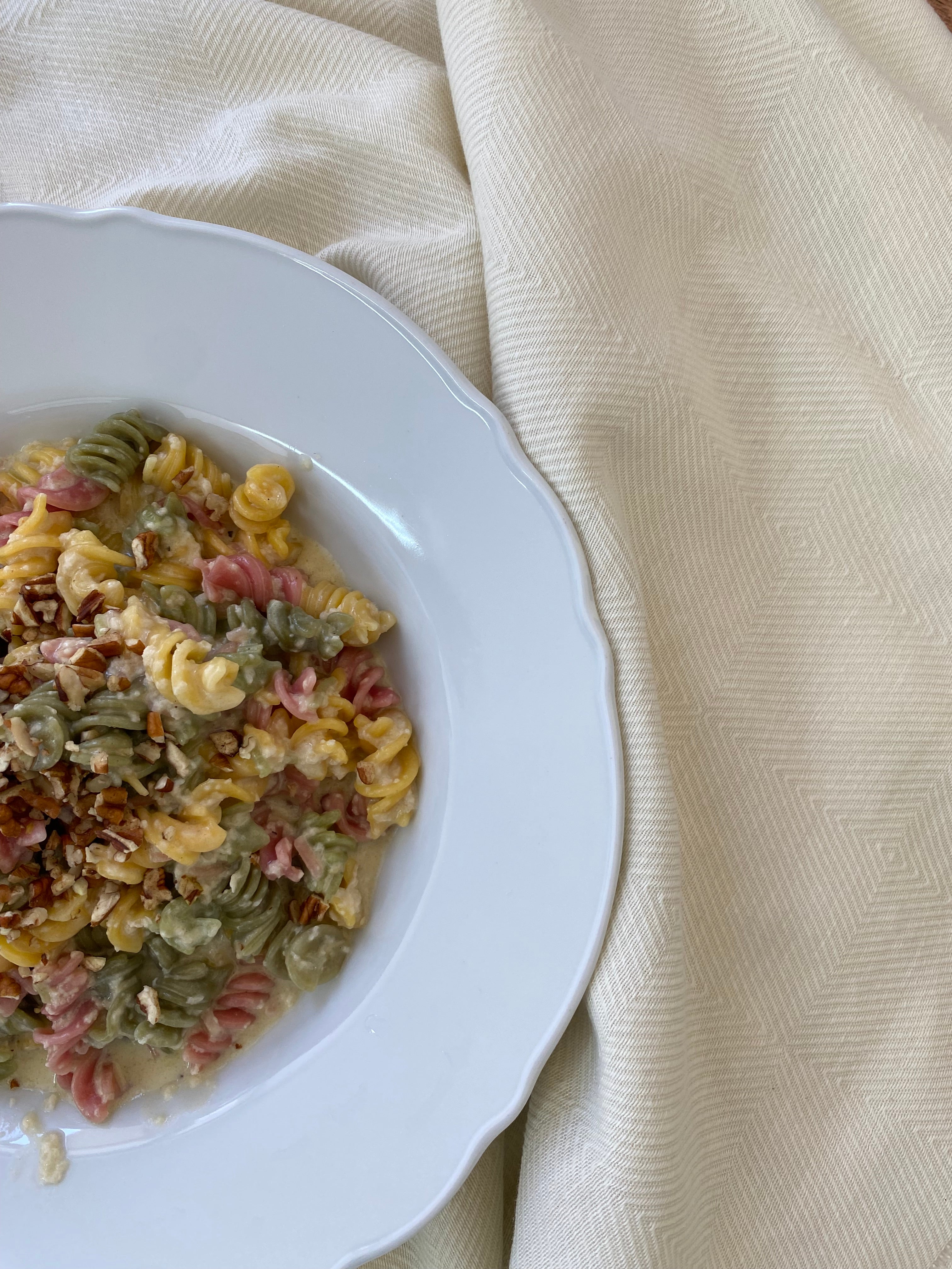 Fusilli tricolor con queso gorgonzola 🧀